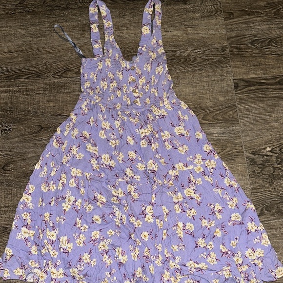 Woman’s dress new never worn - Picture 2 of 2